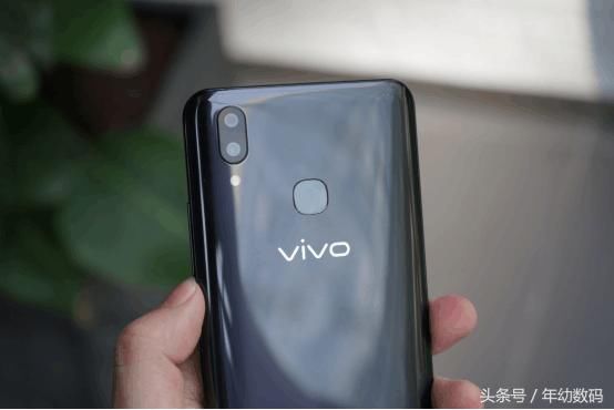 AI大屏实力派,vivo Z1全面屏极具看头