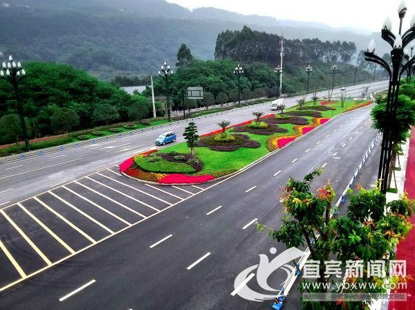 宜宾:门户畅达迎宾至 花团锦簇待人归
