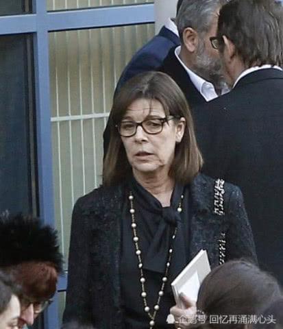 香奈儿老佛爷葬礼,教子小克出现,或将与男友骨