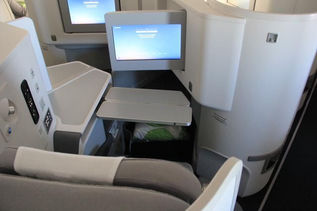 亲历芬兰航空奢华头等舱:四千米高空能打电话