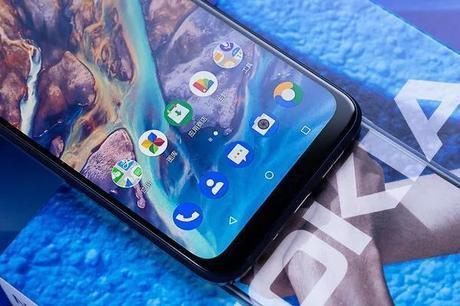 诺基亚X7新机上市:诚泰通讯火爆热销