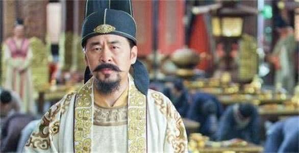 赵匡胤黄袍加身时有一细节充满蹊跷，大臣不敢说，后世众说纷纭