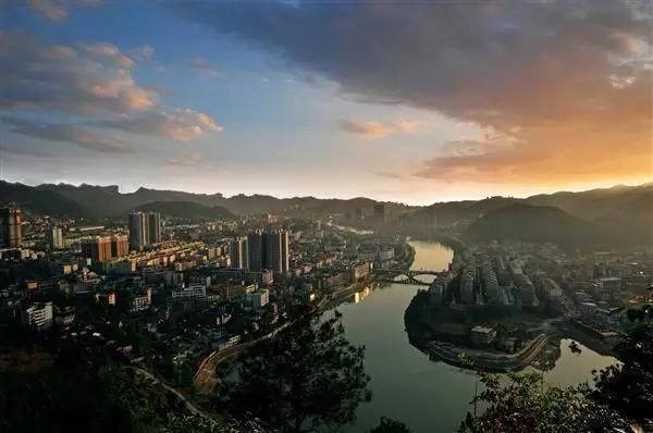 贵州省内最富的几个县, 美女泛滥成灾