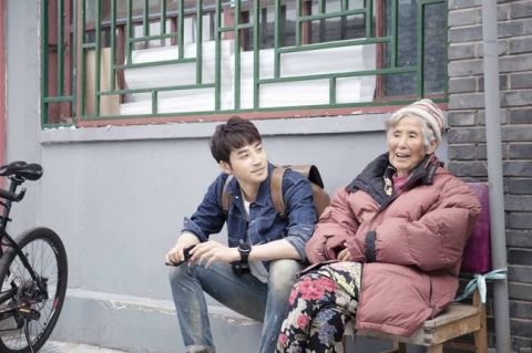 庞瀚辰以青年代表志愿者共同弘扬五四精神