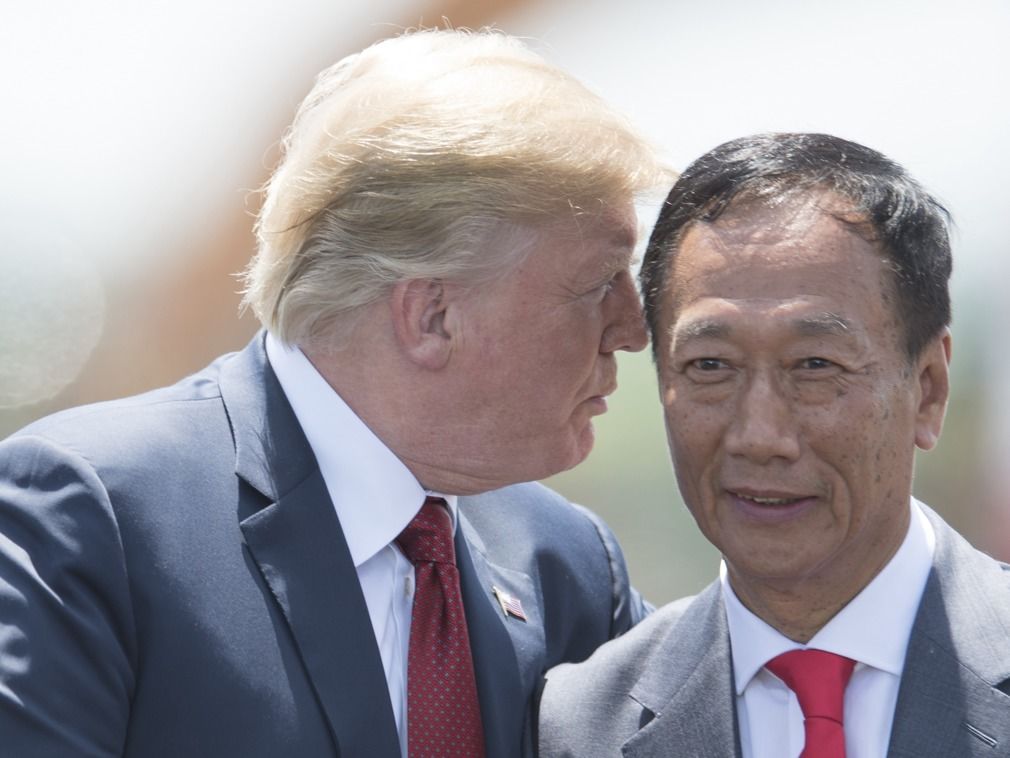 特朗普“破例”出席富士康在美动土典礼 郭台铭邀请孙正义参加