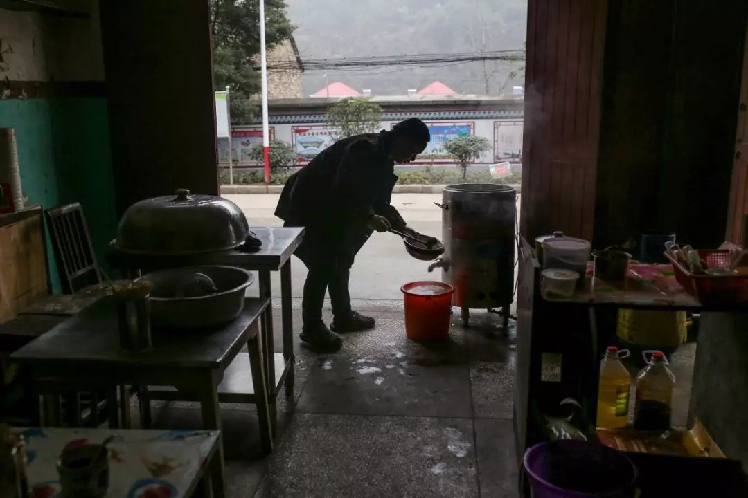 湖北矿乡兴衰录:繁华镇变萧条村 连邮局都撤走了