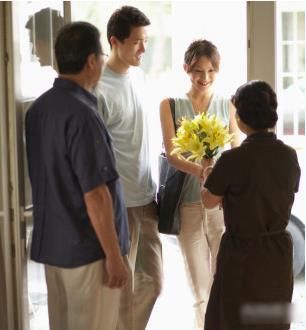 女方第一次去男方家里,他们这样是什么意思?