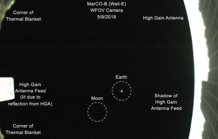 NASA微型卫星在前往火星途中捕捉到地球影像