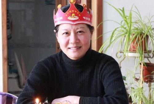 我妈过生日我给一万她说我哥给了三万,结果侄子一话满屋尴尬