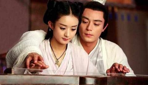 赵丽颖取关黄斌两人疑似已闹僵,产后晒美食努