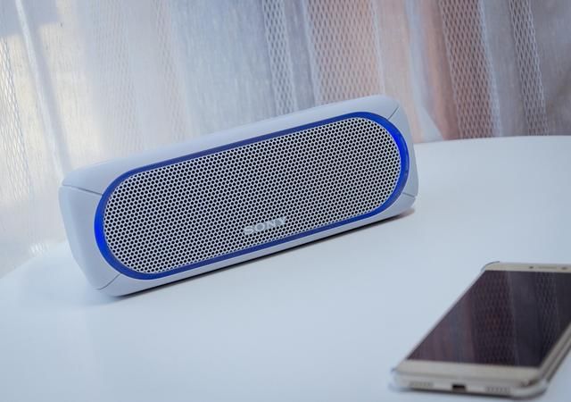 低音越狠灯越浪,索尼无线蓝牙防水音箱测评!_