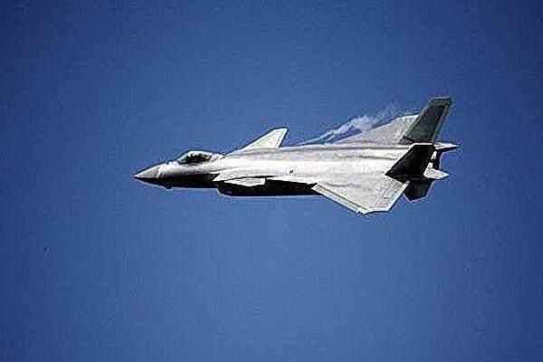 中国新型导弹将装备最新隐身战机J-20,性能远