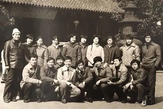老照片记录:上海玉石雕刻厂的历史瞬间!