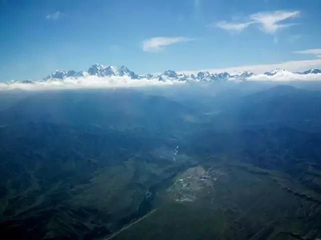 新疆有座被众人膜拜3000多年的神山，美的逆天了！