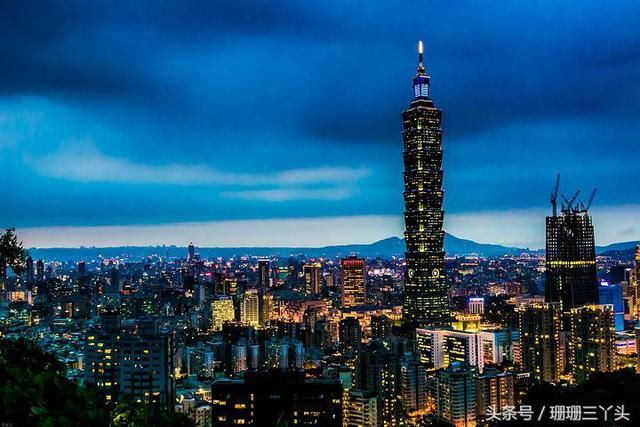 拿单反不用三脚架，也能手持轻松拍出漂亮夜景照片