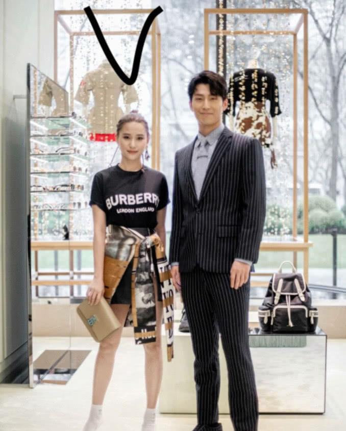 窦骁评论区献吻何超莲!被前男友评论抢镜,网