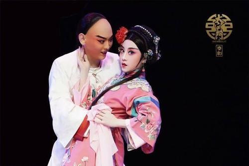 京剧掀开了红绫被身觉寒冷曲谱_脚指盖被掀开了