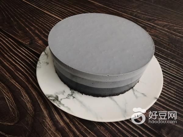 烘焙甜点灰黑系冻芝士蛋糕