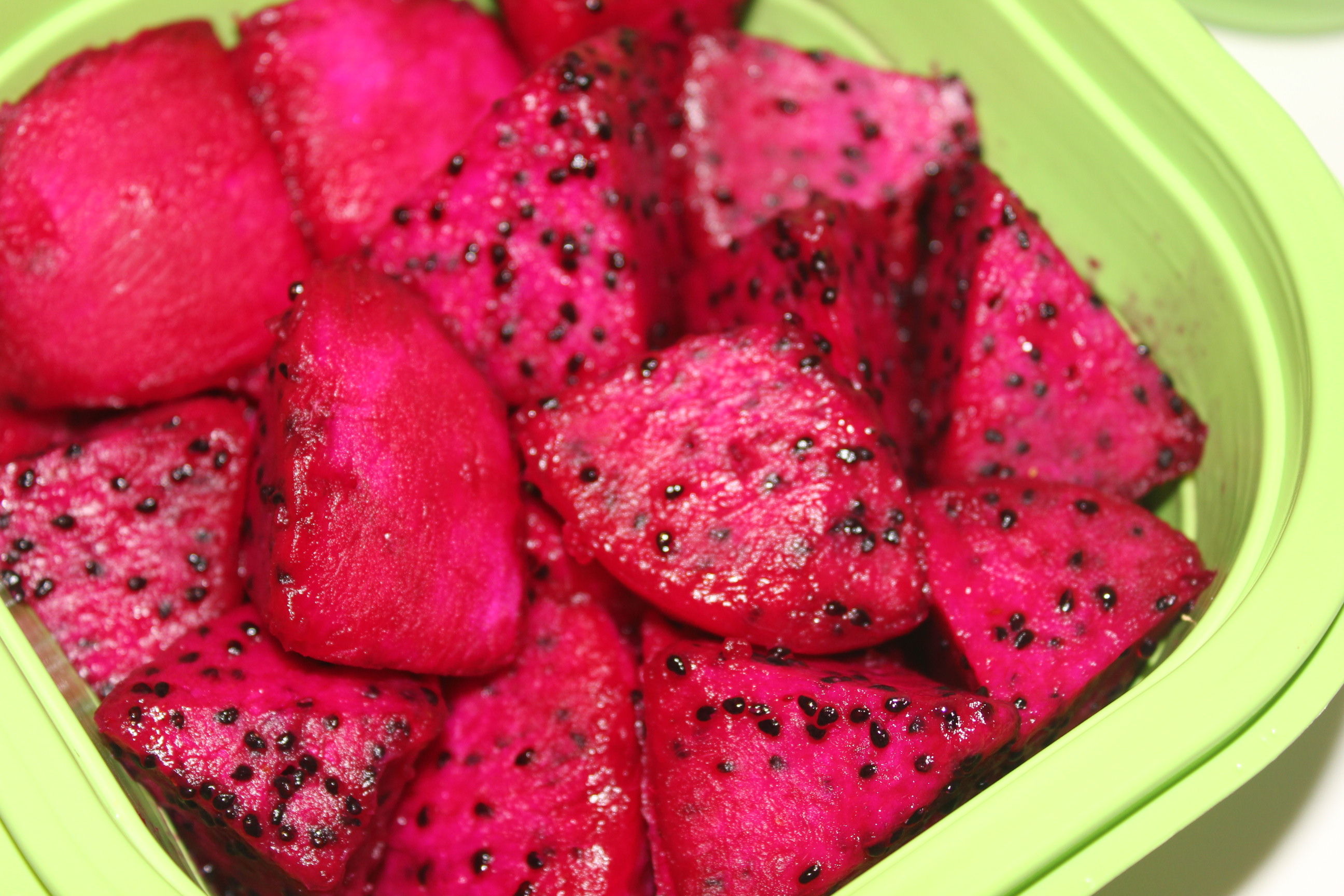 夏天最惬意的是:吃上一口清热解毒的水果，让你清爽整个夏天。