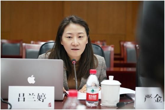 我国政府的完善