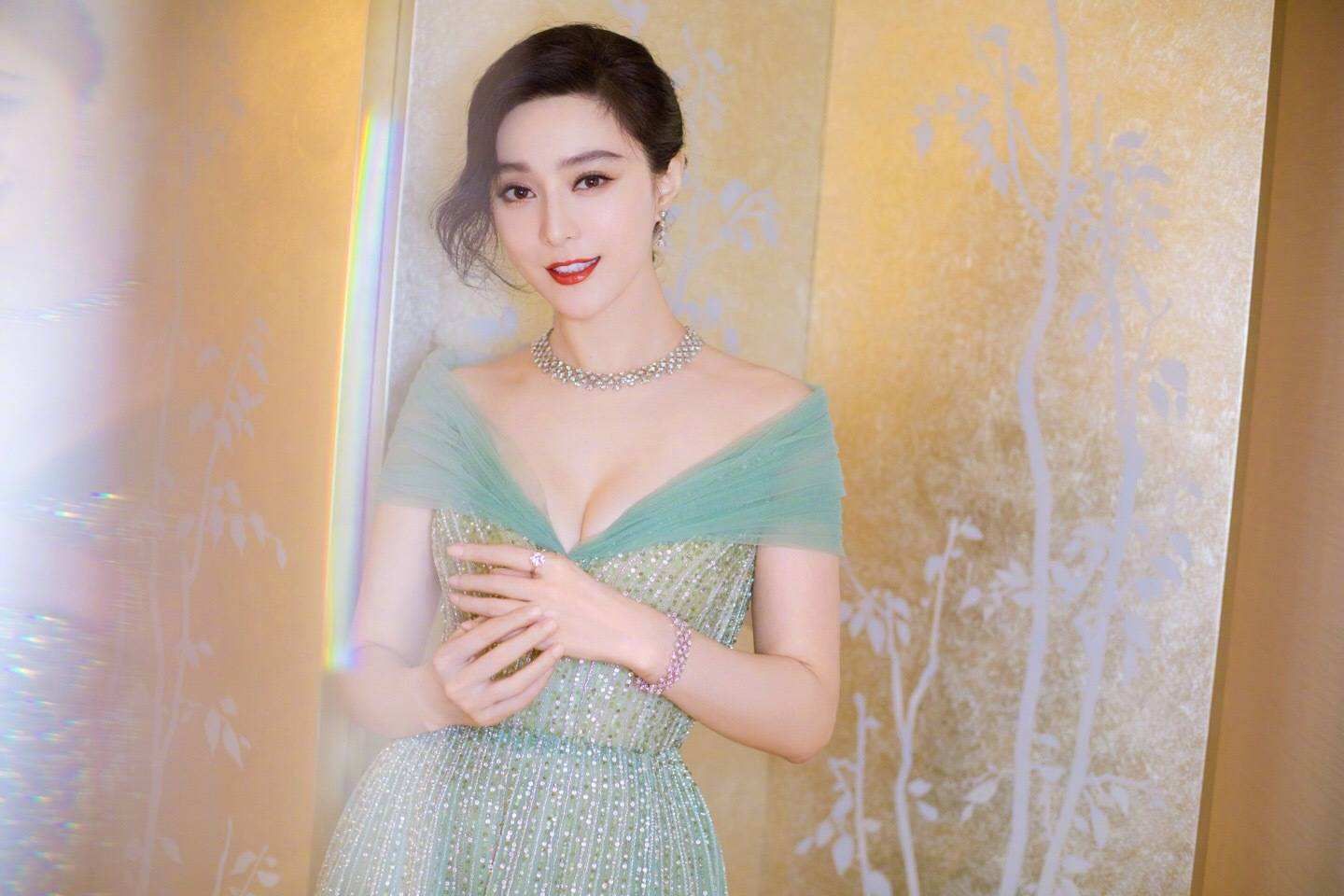 范冰冰在家做直播