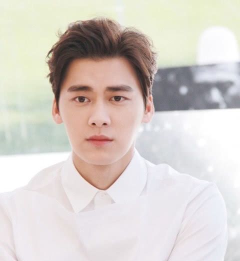 李易峰被问:第一个网名叫什么?随口说出三字,