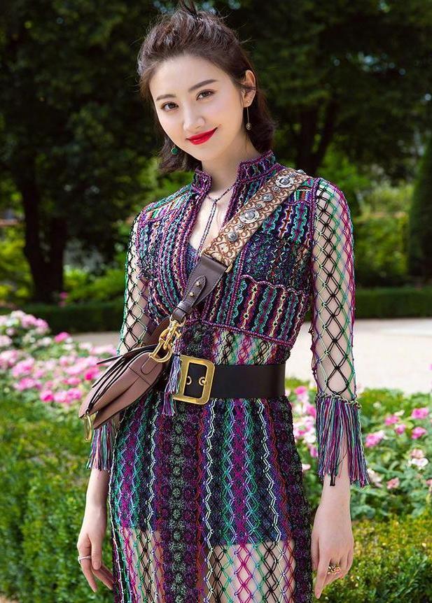 Dior高定大秀只请她,景甜这身渔网裙美到惊艳