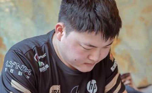 RNG输给SNG不是没原因,网友发现事情不简单