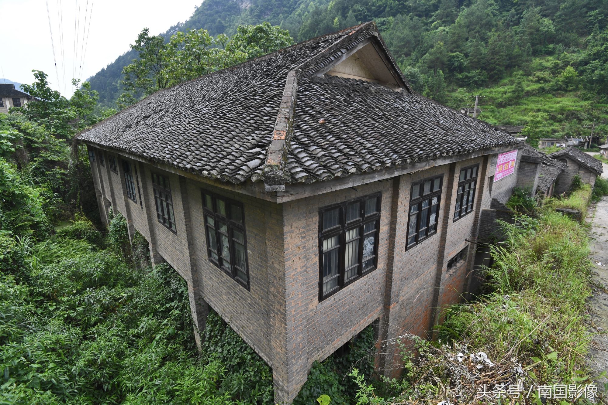 曾经的“小香港”已日落西山，变成无人区，成为一片荒凉之地