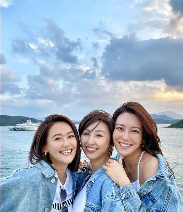 TVB一众当家花旦及高层参加苗侨伟中秋船party