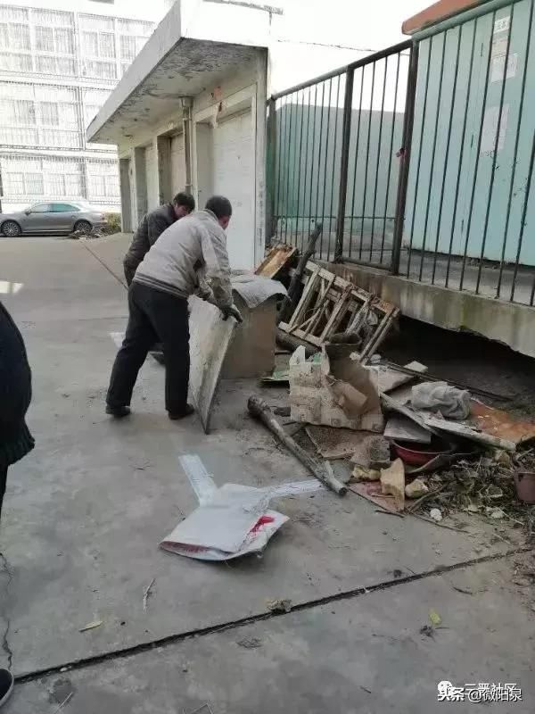 阳泉丨宏苑社区:创卫攻坚 大家在行动