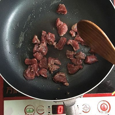 牛肉烤肠意大利面