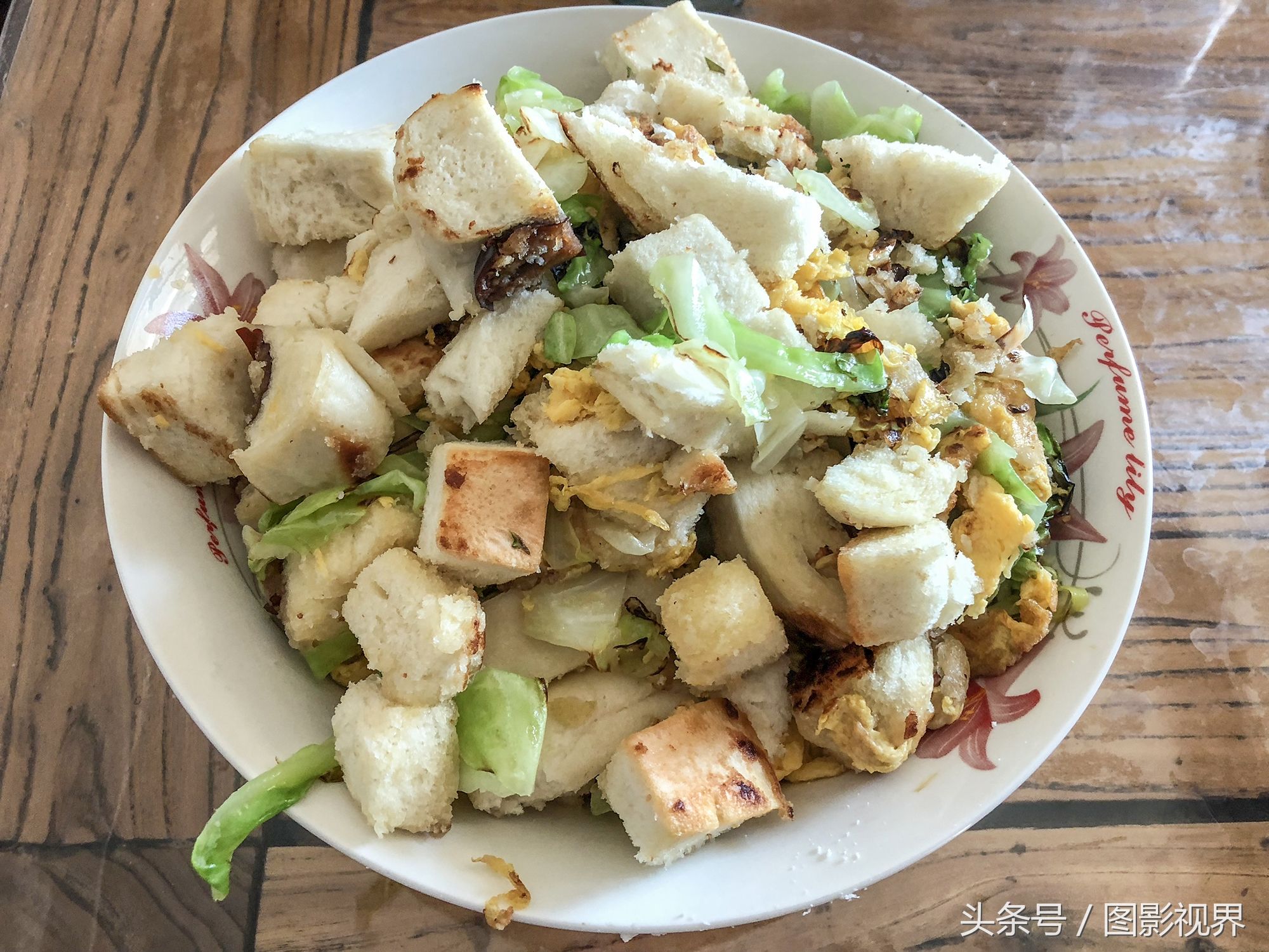 啥菜配馒头好吃 t01f2a774da366cfb59.jpg