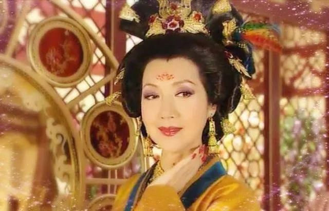 这位太后够彪悍：引诱小叔子，杀死亲儿子，拥立中国首个女皇帝