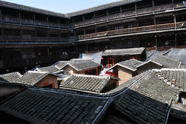 龙岩旅游胜地——永定土楼、冠豸山