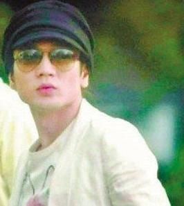 父亲财富比肩王健林,他却比李兆会更加坑爹,女