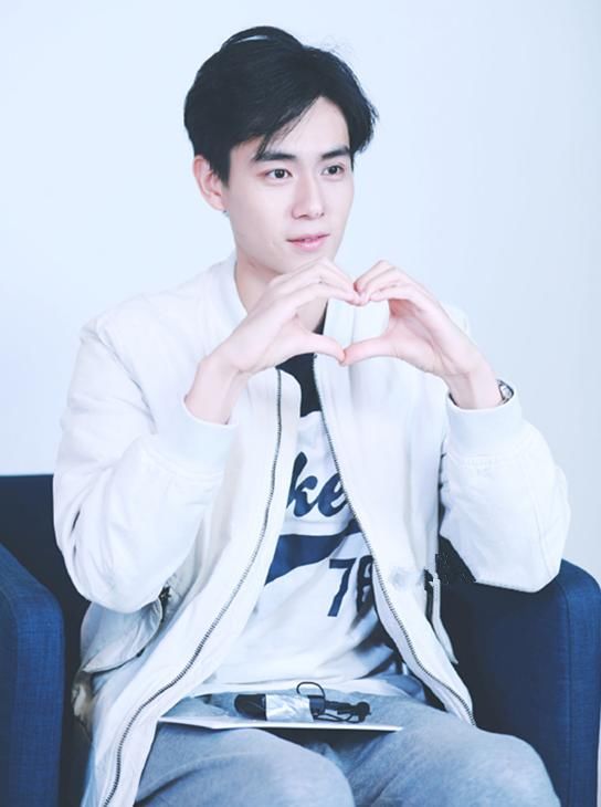 明星录制起床铃声大比拼 杨洋吴亦凡竟输给胡