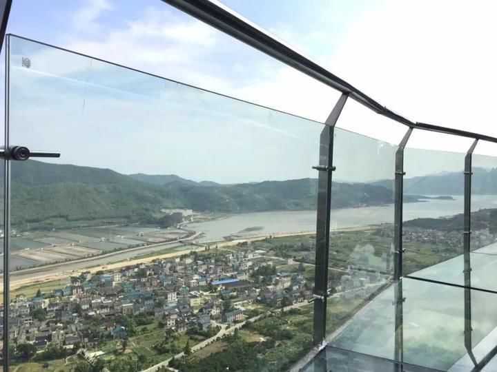 浙江最长高空玻璃栈道3天后试运营!就问你敢不敢!