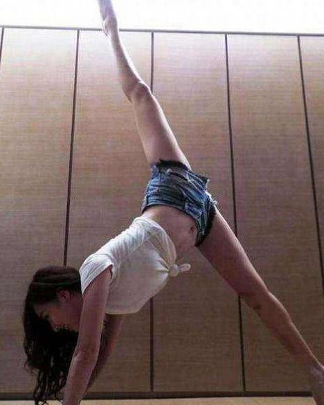 明星一字马大PK,景甜最标准,迪丽热巴最优美,