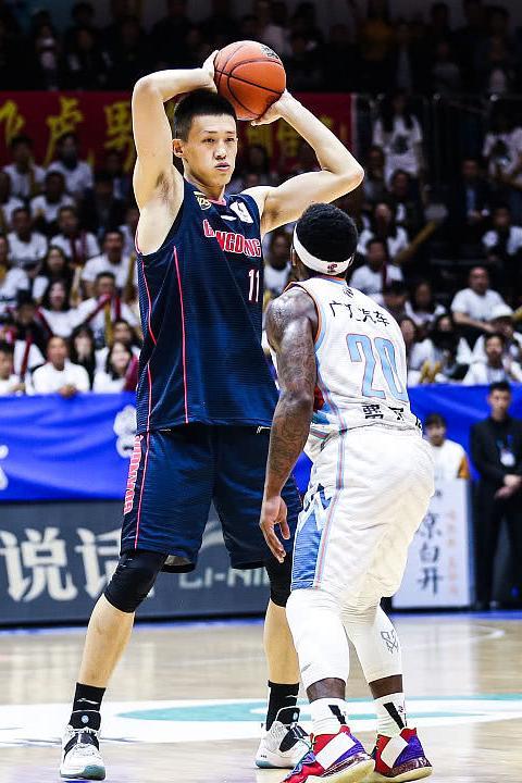 上海男篮中于更换外援了