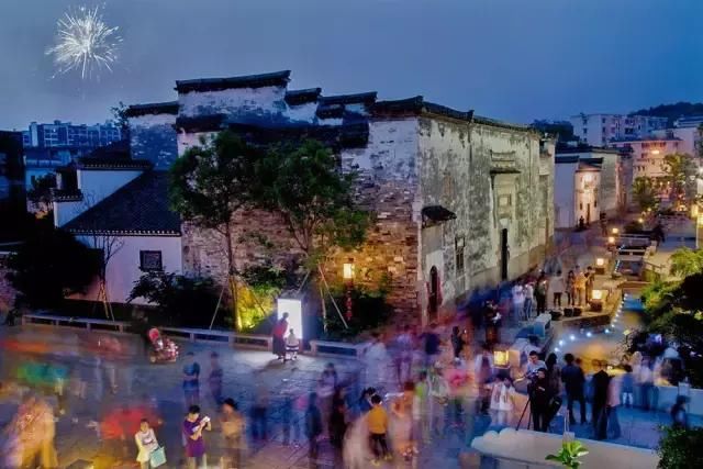 黄山市区藏着的一个隐世乌托邦小镇,还不要门票