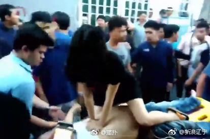 穿短裙救人被骂“姿势不雅” 泰国女护士道歉