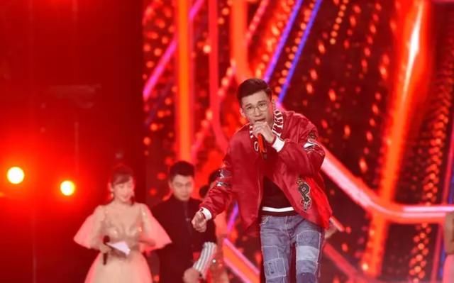 浙江卫视公布跨年节目名单,却导致微博沦陷,M