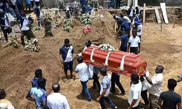 斯里兰卡爆炸359人遇难:那个失去三个孩子的爸