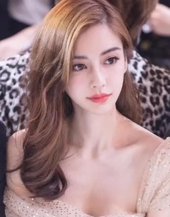 Angelababy（杨颖）┃拍照站立位置不重要，百姓心里的位置才最重要