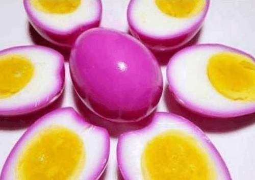 吃腻了清水煮鸡蛋,用火龙果做成紫色的鸡蛋,简