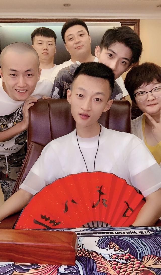 丁老五直播间怒怼天道徒弟丁一，某主播爆料小伊伊带货纯属圈钱！