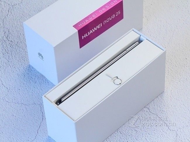 华为nova2s和华为Mate20Pro哪个会不负众望 