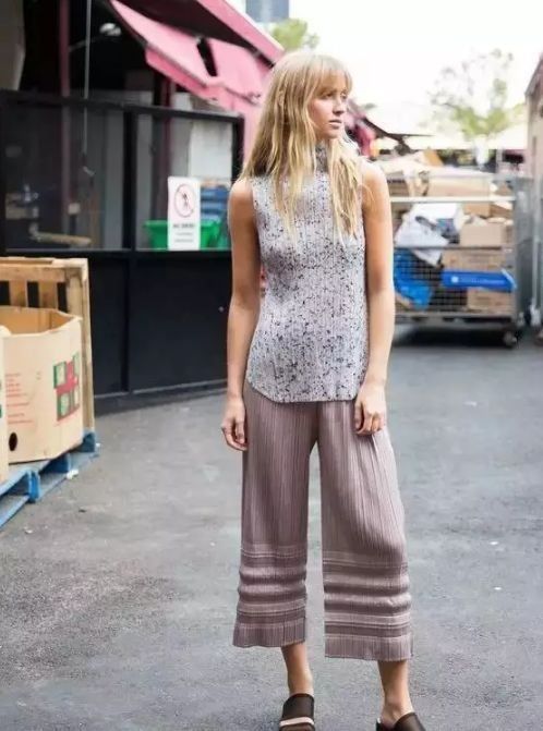 怎么做才能不让衣服皱 t01f6f4101503c2ef3a.jpg