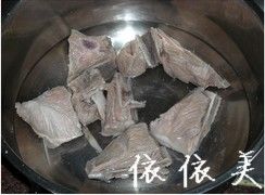 老黄瓜眉豆猪骨汤